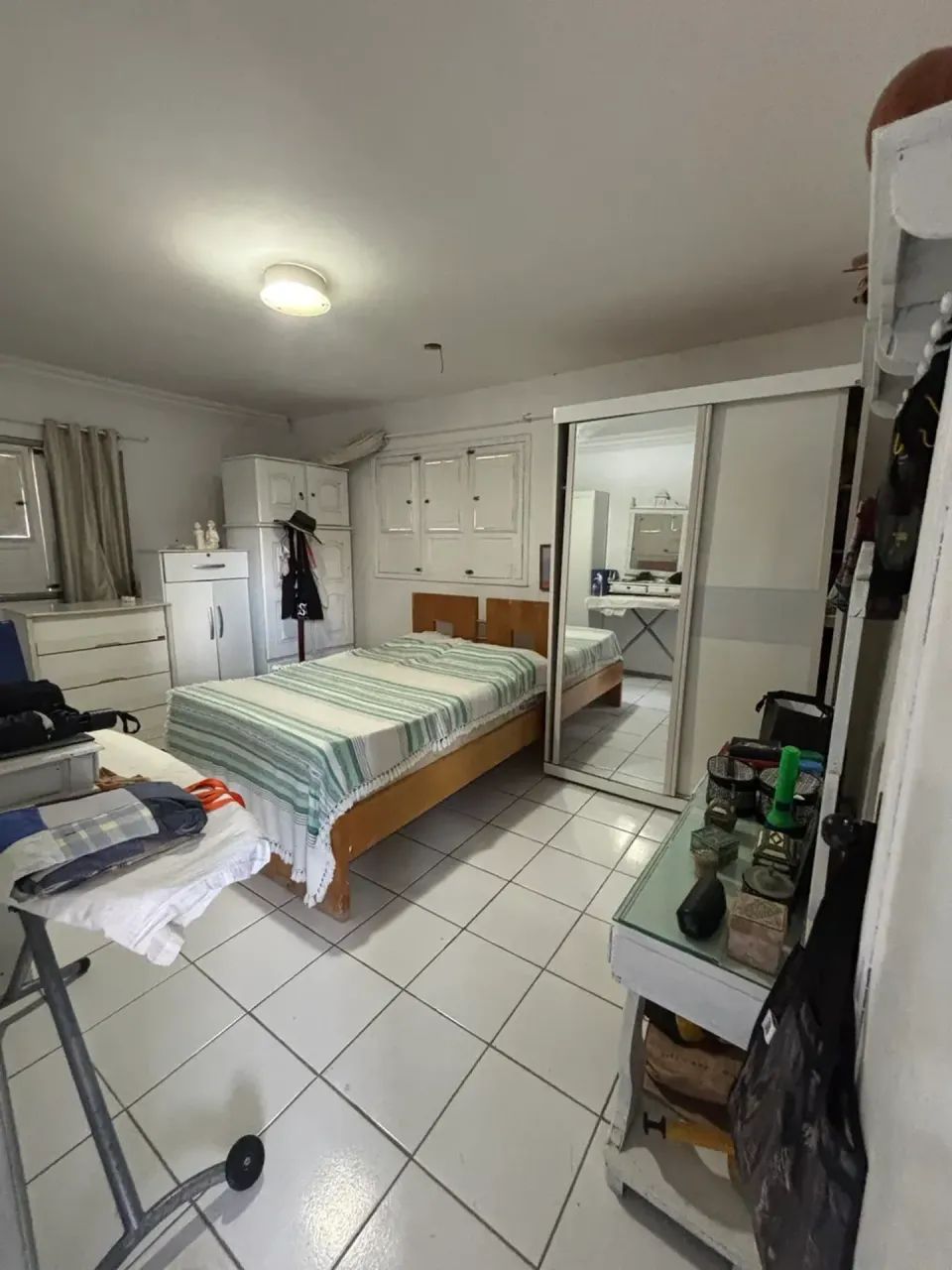 CASA COM ARQUITETURA MODERNA, BEIRA DE PISTA. - Foto 3