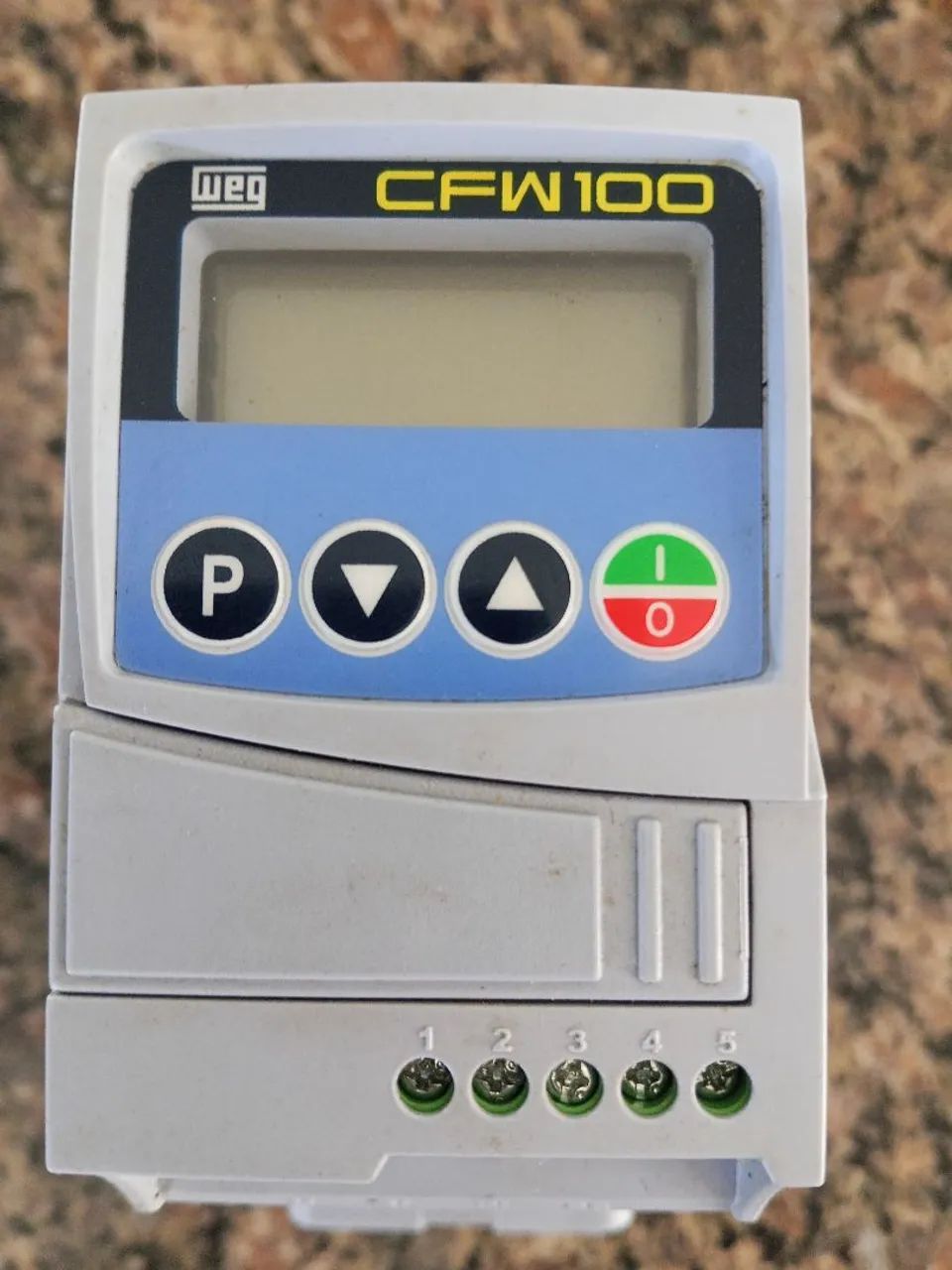 inversor Weg cfw100 , entrada 220 bifásica e saída 220 trifásico  - Foto 6