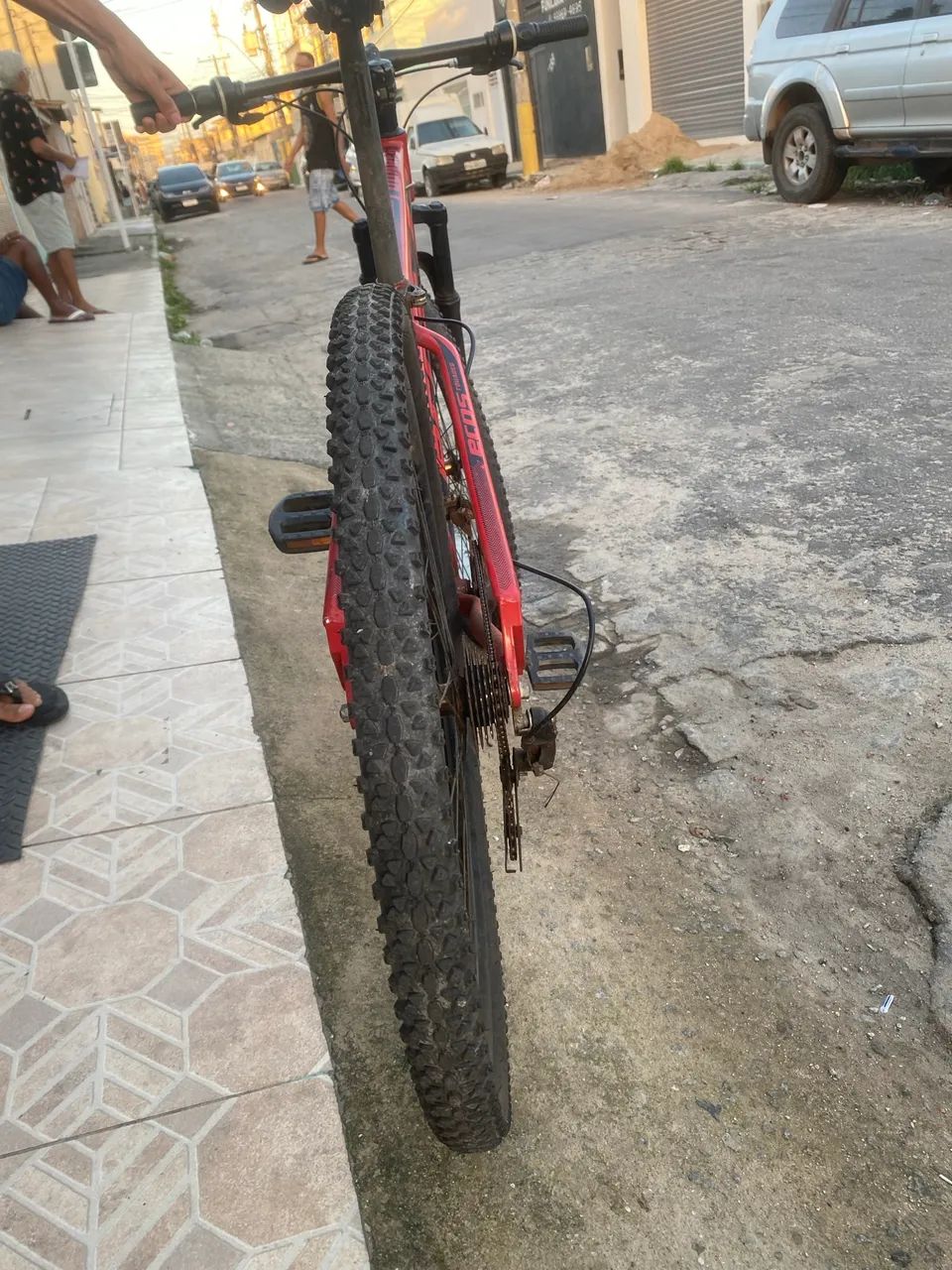 Bicicleta aro 29 pra vender hoje  - Foto 2