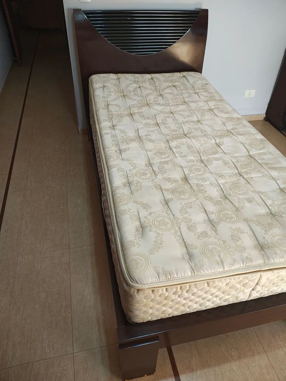 Cama Solteiro com colchão Ortobom linda - Foto 3