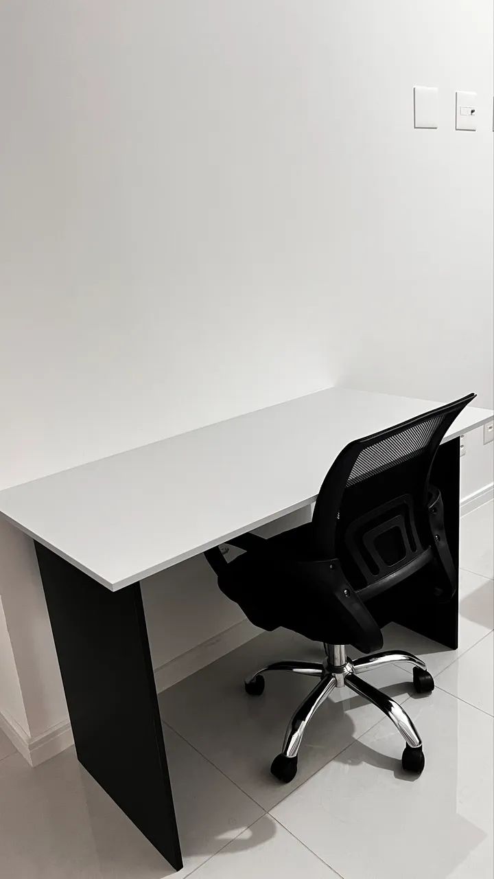 Mesa e cadeiras para trabalho ou estudo  - Foto 5