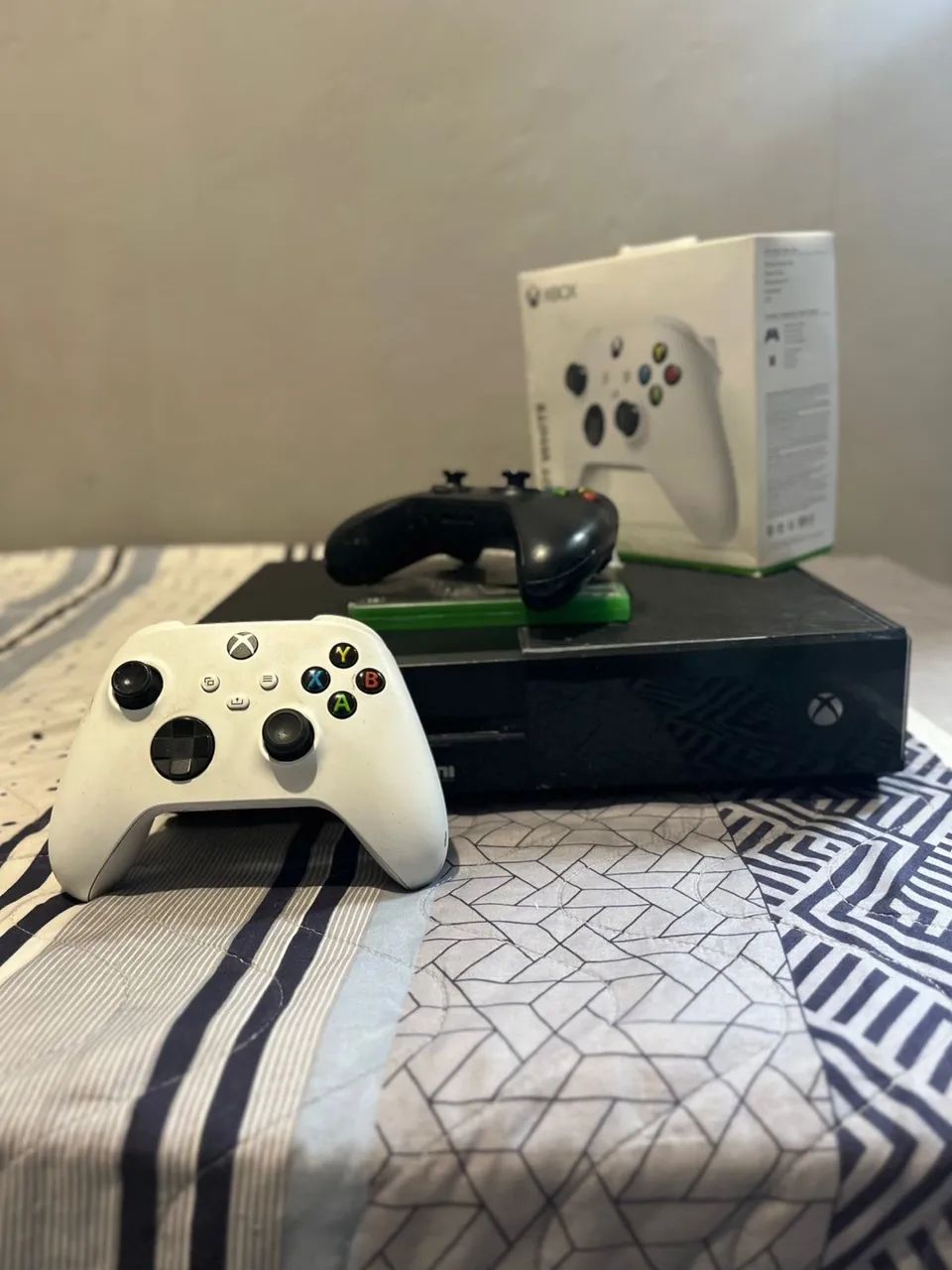 Xbox one Original perfeito estado +2 controles +gera oferta era - Foto 3