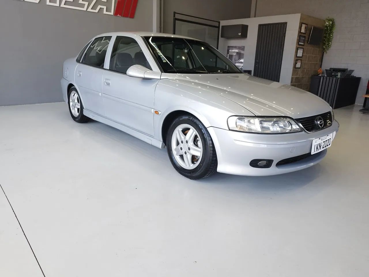 Chevrolet Vectra CD 2.2 16V / 2.0 16V Mec./aut. 2001