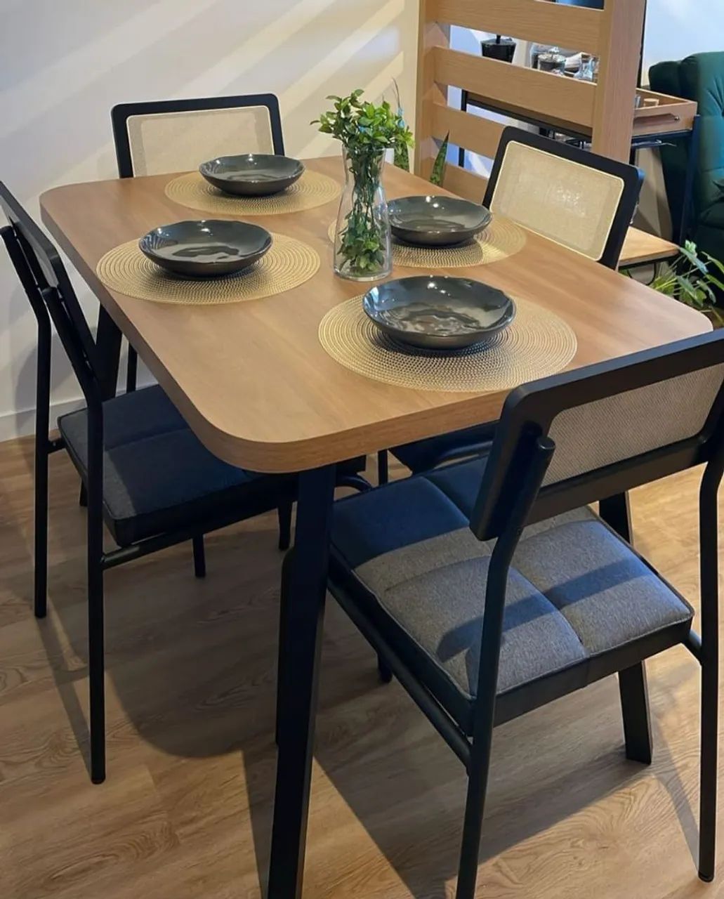 Conjunto de mesa com cadeiras Estelar na cor preta - Foto 2