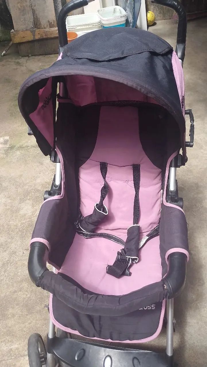 Vendo carrinho de bebê em perfeito estado  - Foto 5