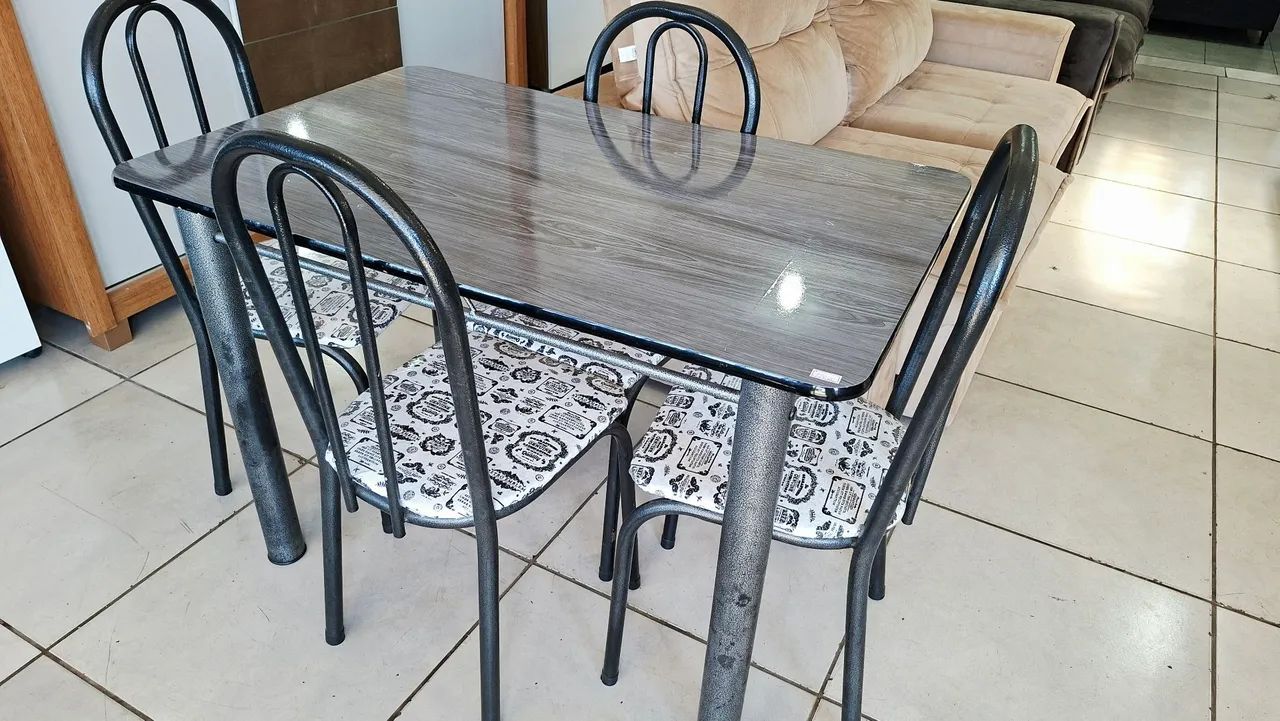 Mesa de 4 cadeiras tampo MDP  - Foto 3