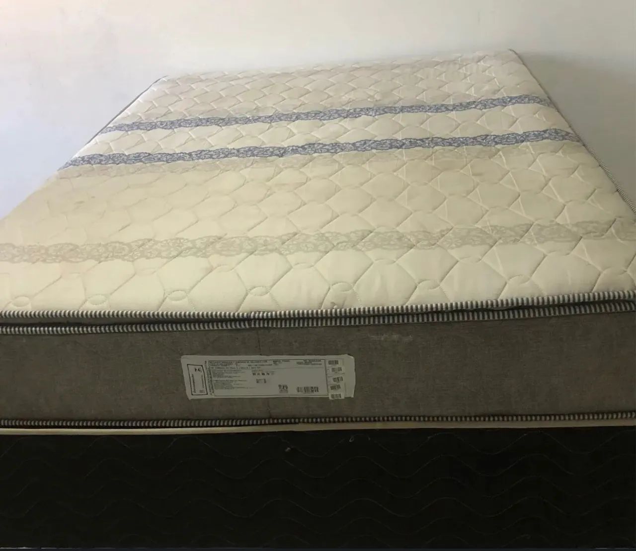Cama box casal: colchão + base