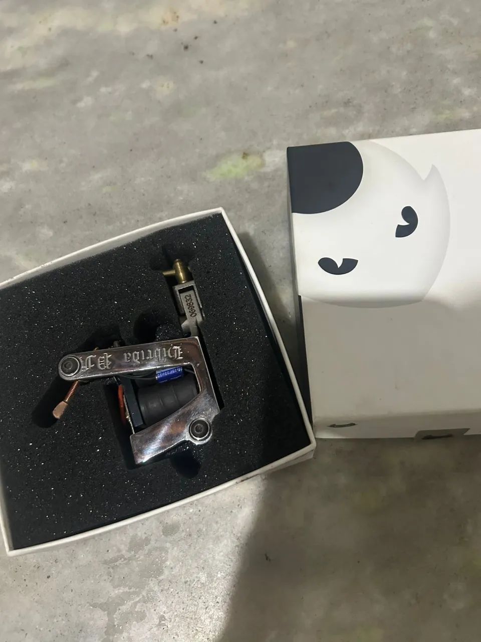 Vendo máquina de tatuagem + cabo