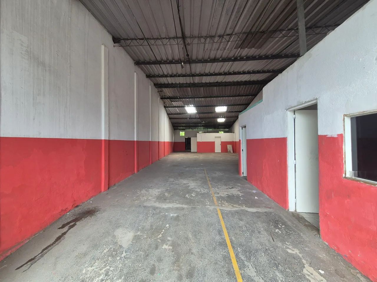 Galpão Comercial 200m² - Excelente Localização no Laderão do Óleo