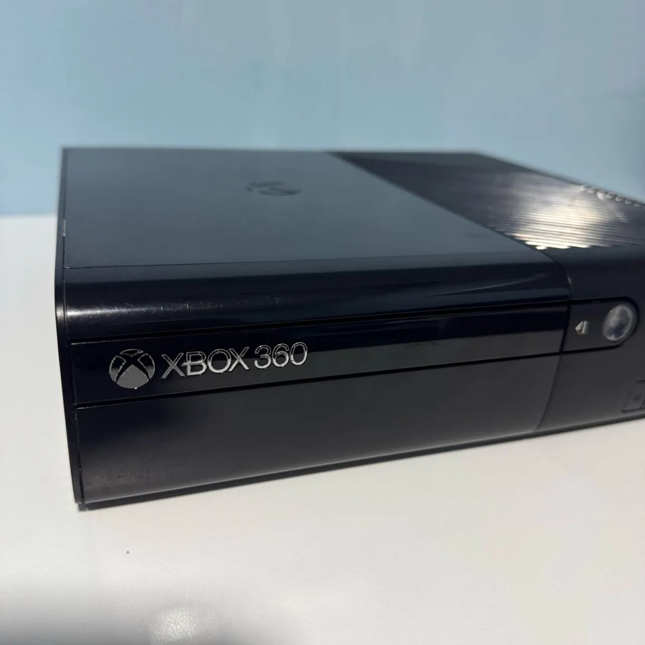 Xbox 360 4gb - Foto 2