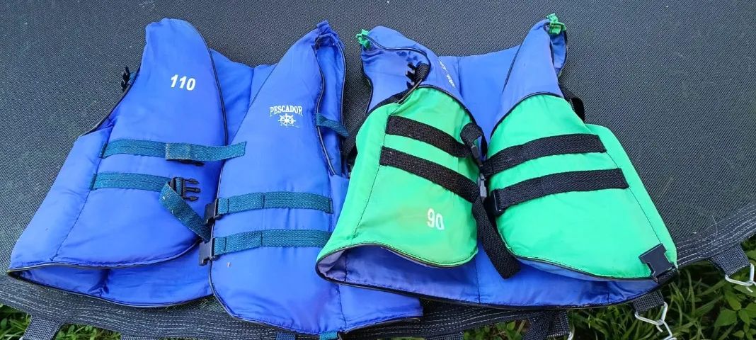 Caiaque kayak 2 lugares com remos e coletes - Foto 4