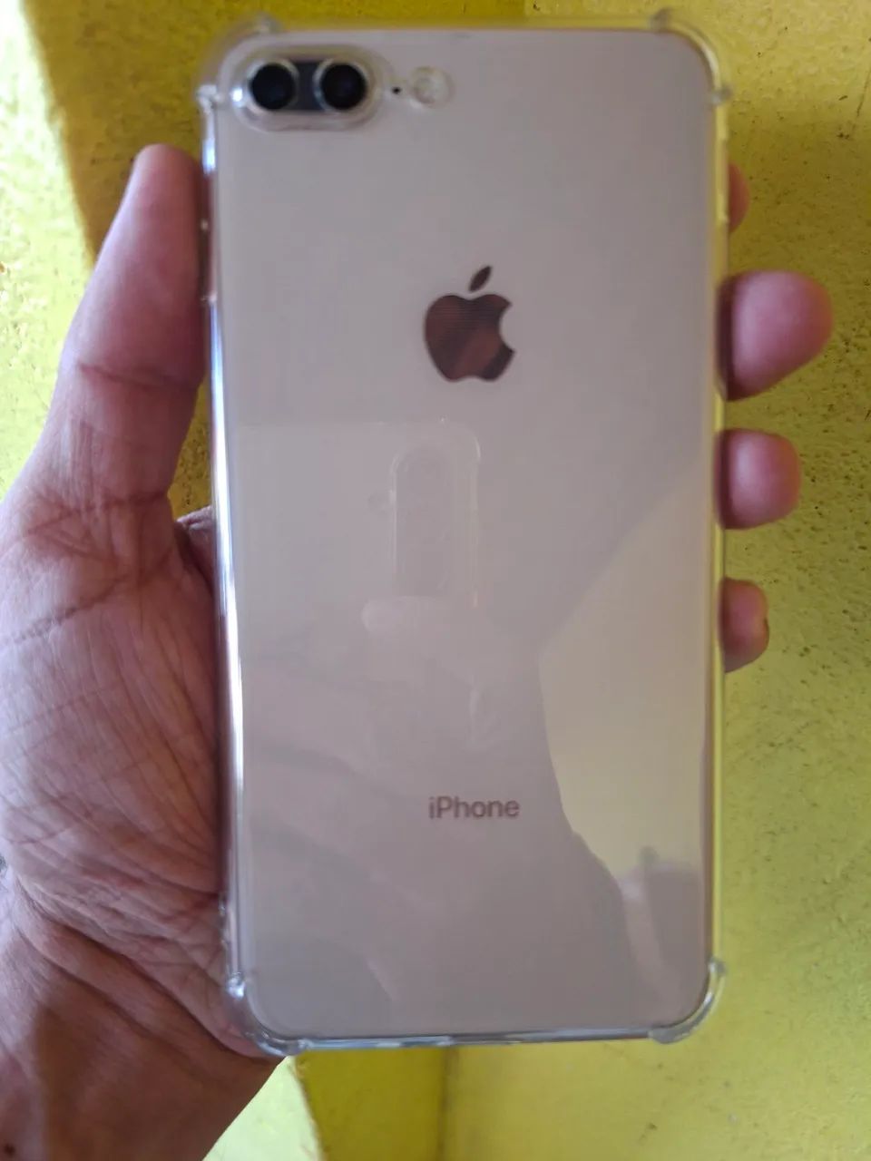 Iphone 8 Plus 64gb, com capinha, película e carregador. - Foto 4