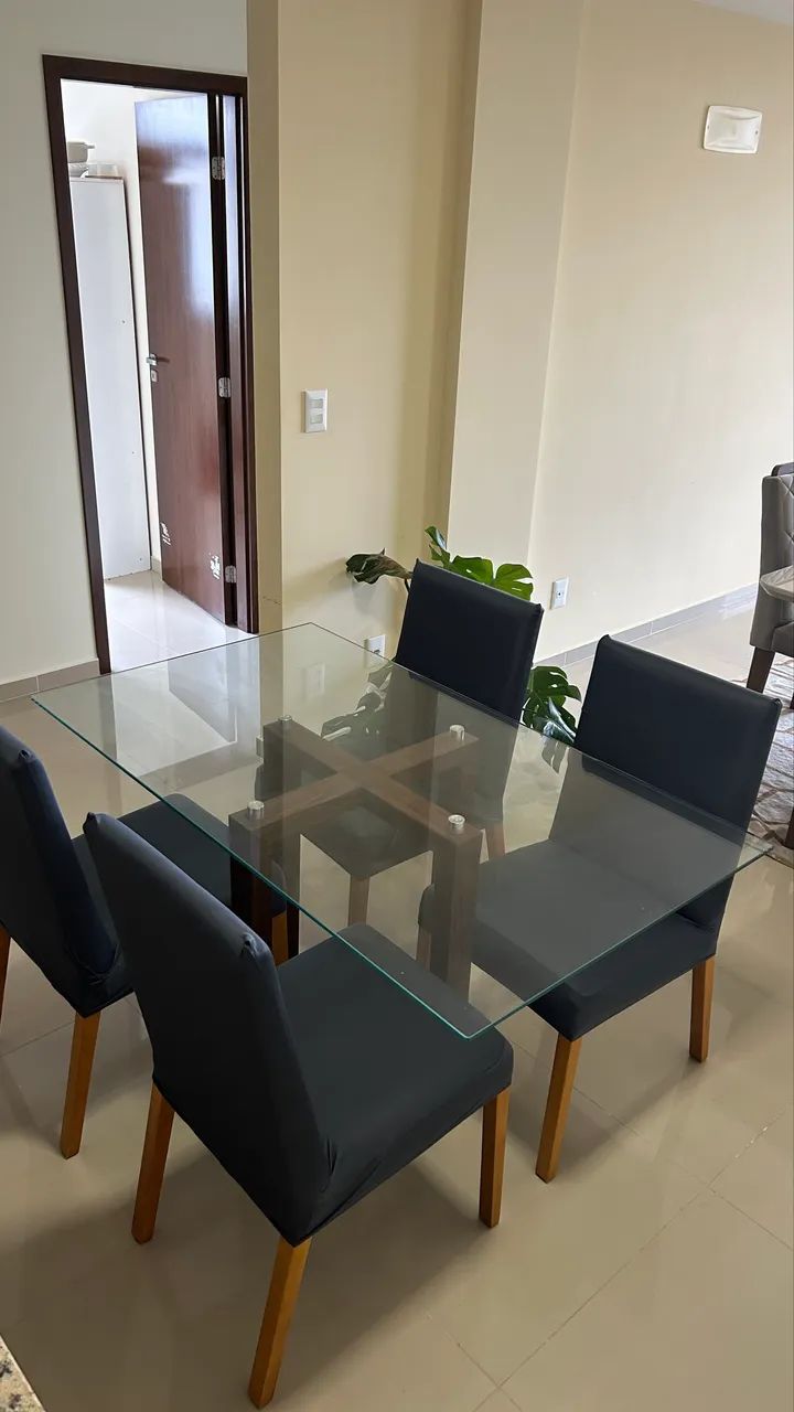 Vendo mesa de jantar com 4 cadeiras - Foto 3