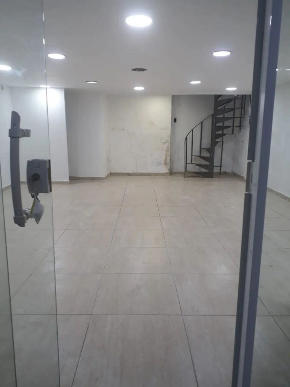 Loja com 30m2 na galeria Center - Centro de Nova Iguaçu - Foto 2