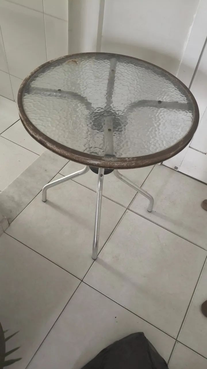 Mesa varanda doação 