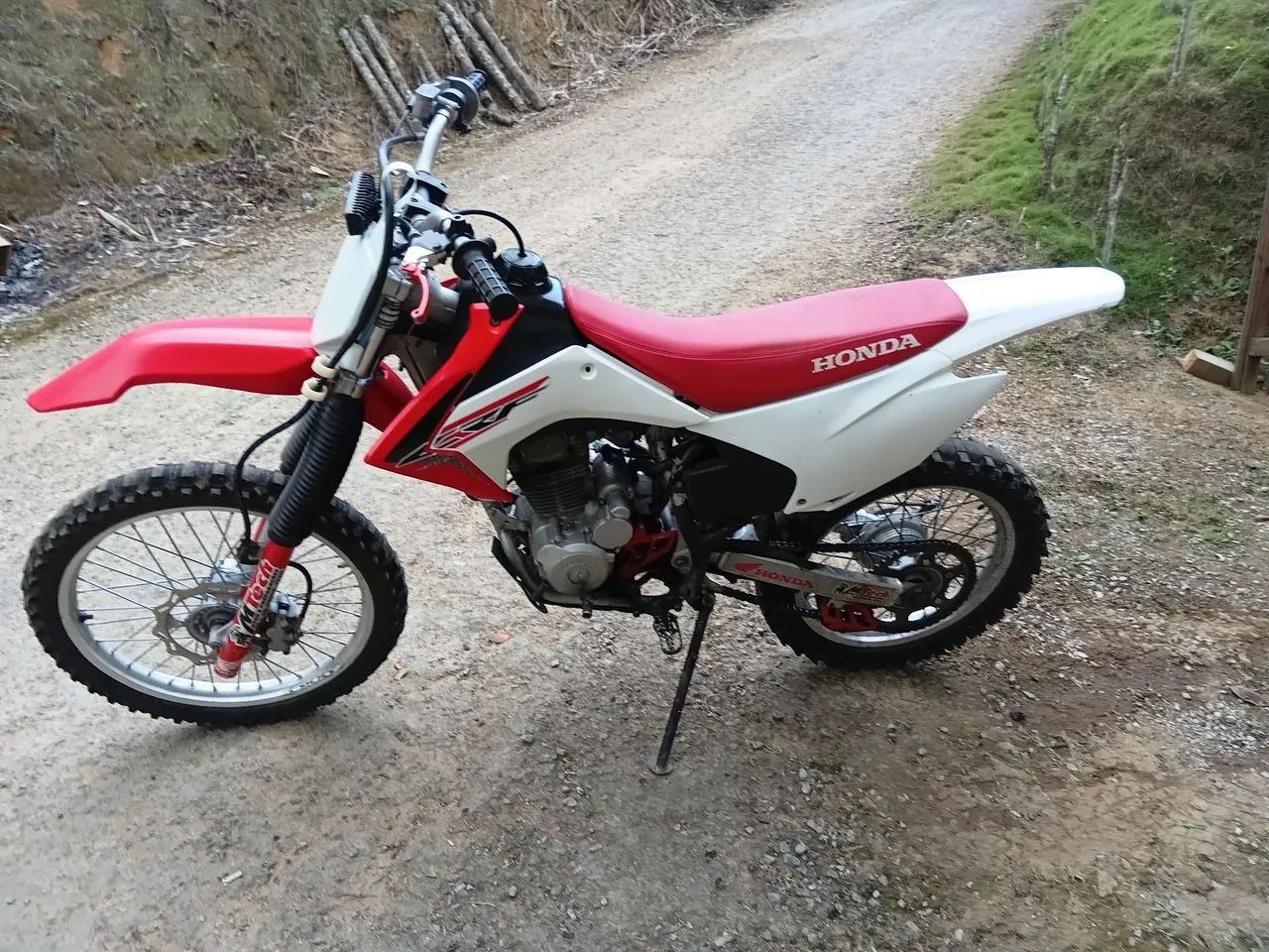 Moto CRF 230