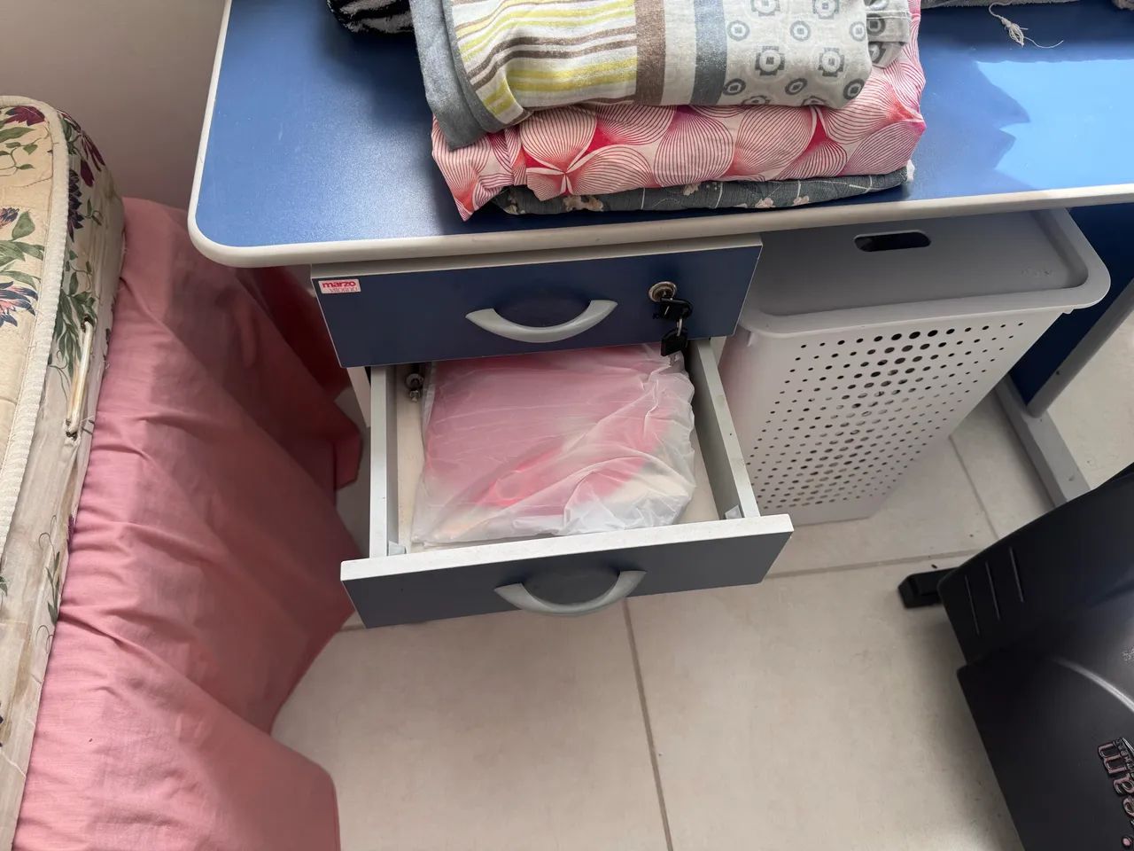 Mesa de escritório azul - Foto 3