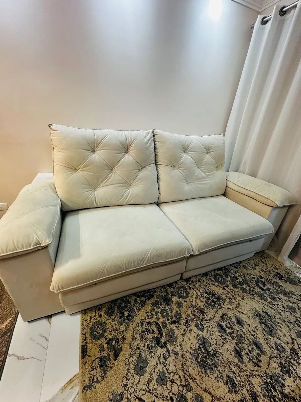 Sofá Retrátil e Reclinável 2,40 m - Suede Bege | Pillow Top | Molas Ensacadas - Foto 2