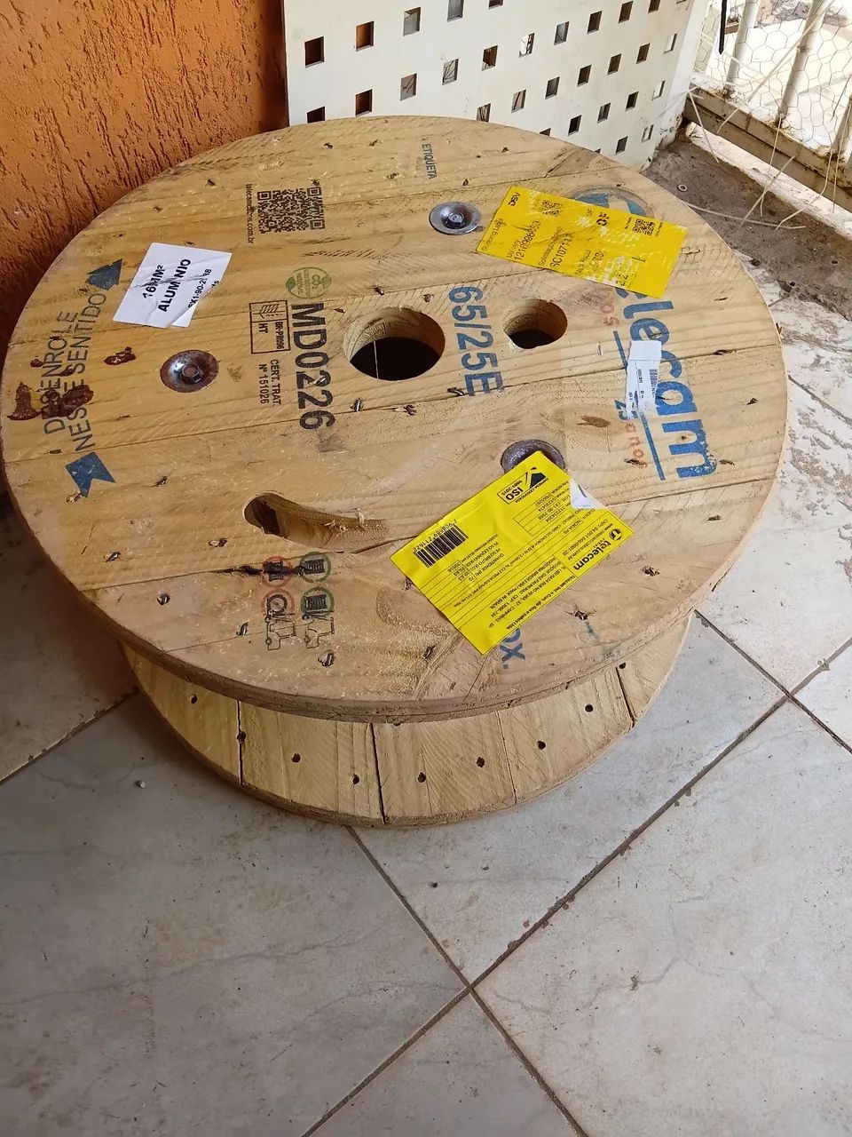 Bobina para mesa de madeira