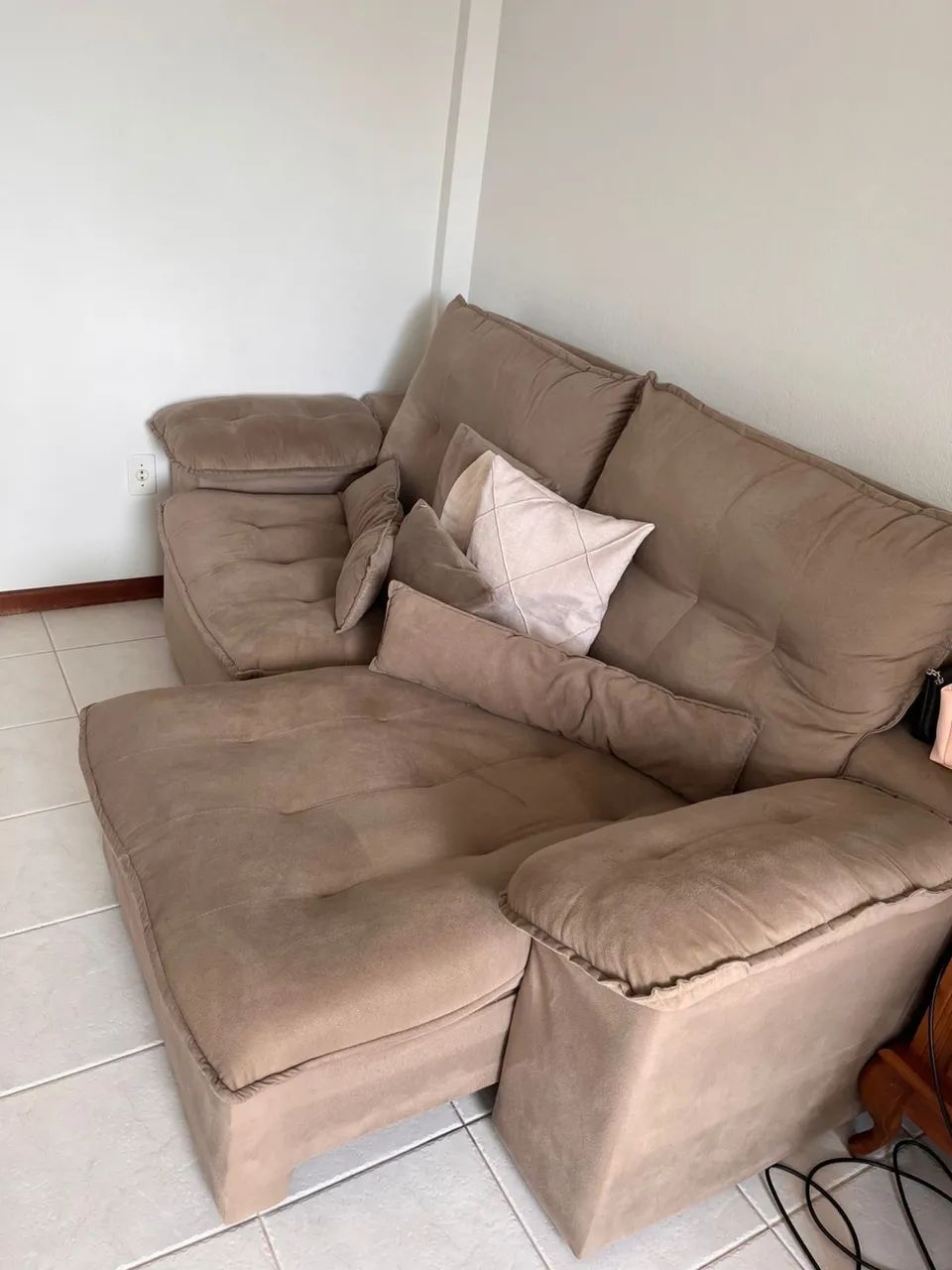 Vendo Sofá 3 lugares em ótimo estado - Foto 3