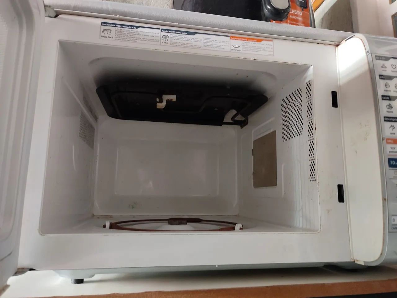 Microondas 31 litros Midea com grill - Foto 2