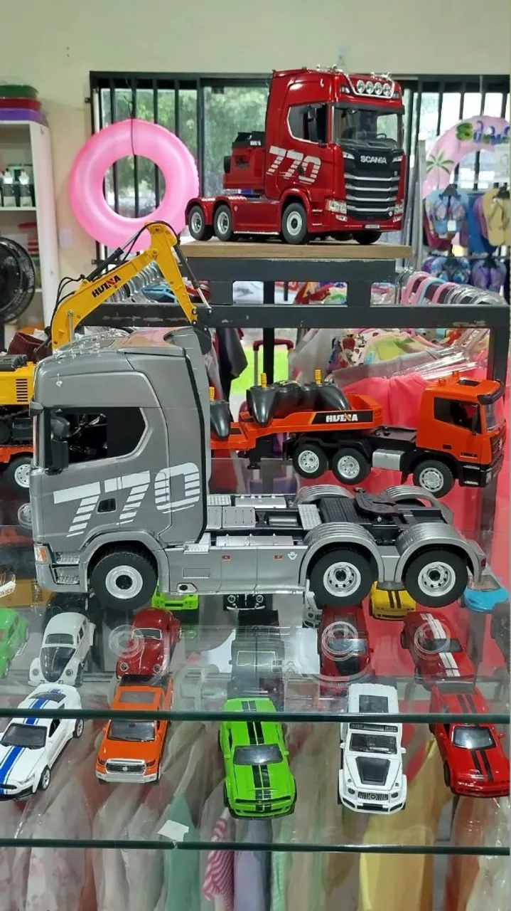Caminhão Huina 1501 - Scania 770s V8 - Escala 1/18 - 6x4 - C