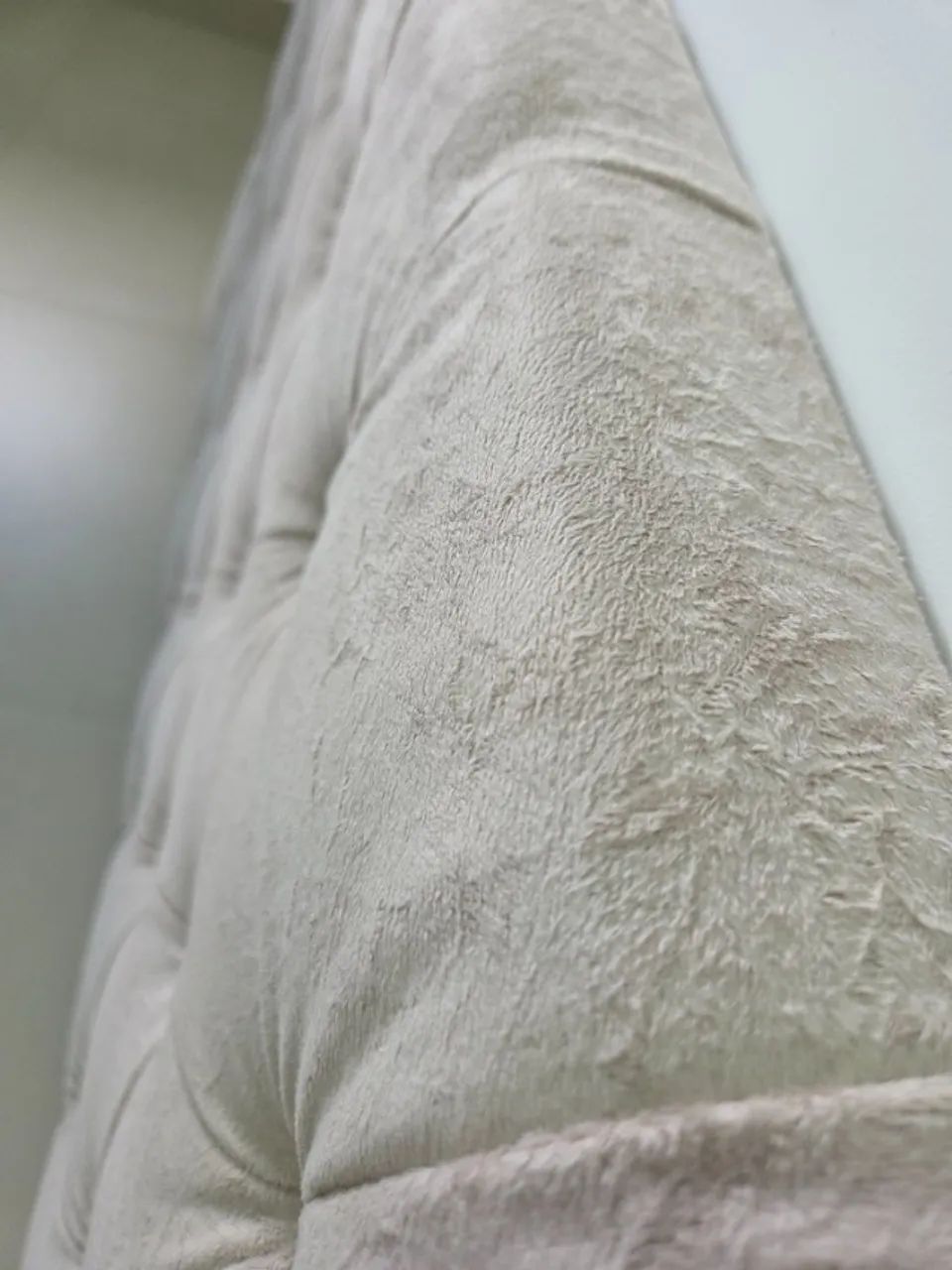 Cabeceira Estofada King Suede Bege Capitonê 55 cm - Foto 4