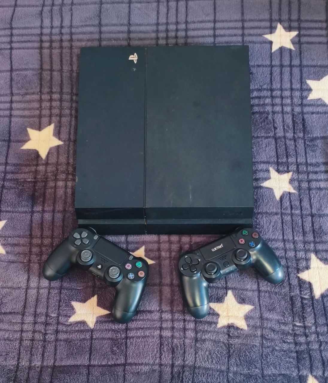 PLAY STATION 4