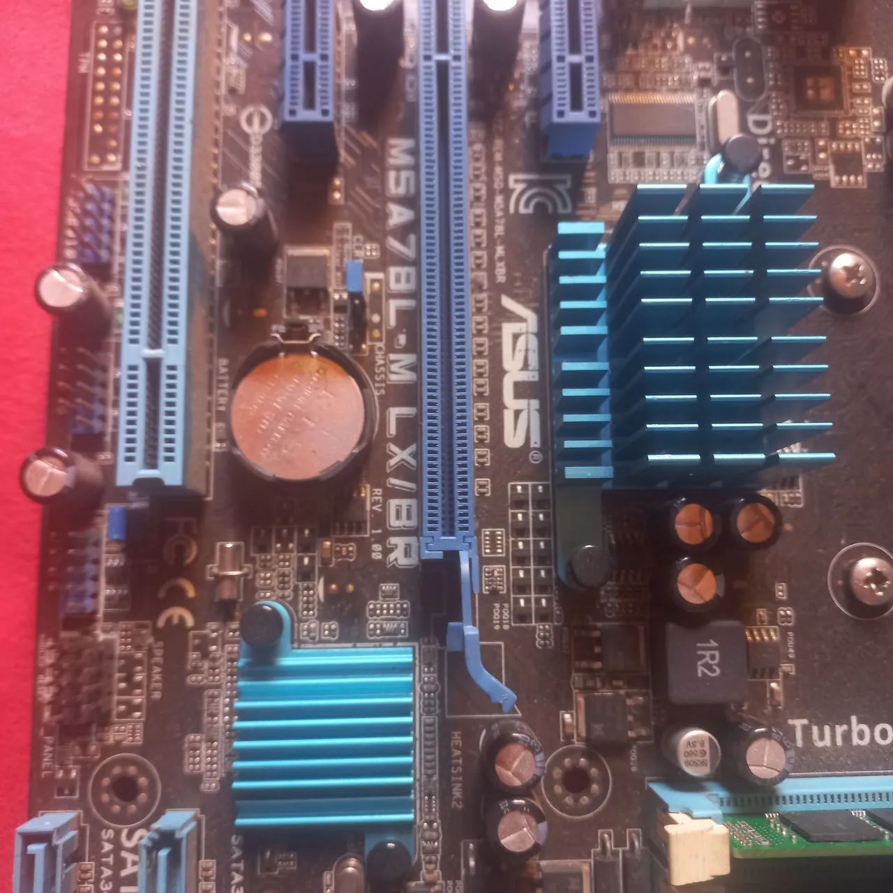 Kit com placa mãe e memória ram vem sem processador  - Foto 2