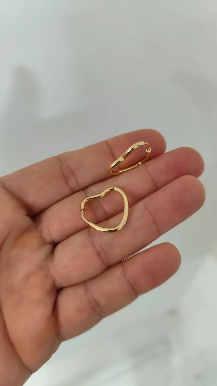 Argola Coração M fio redondo Ouro 18k - Foto 3