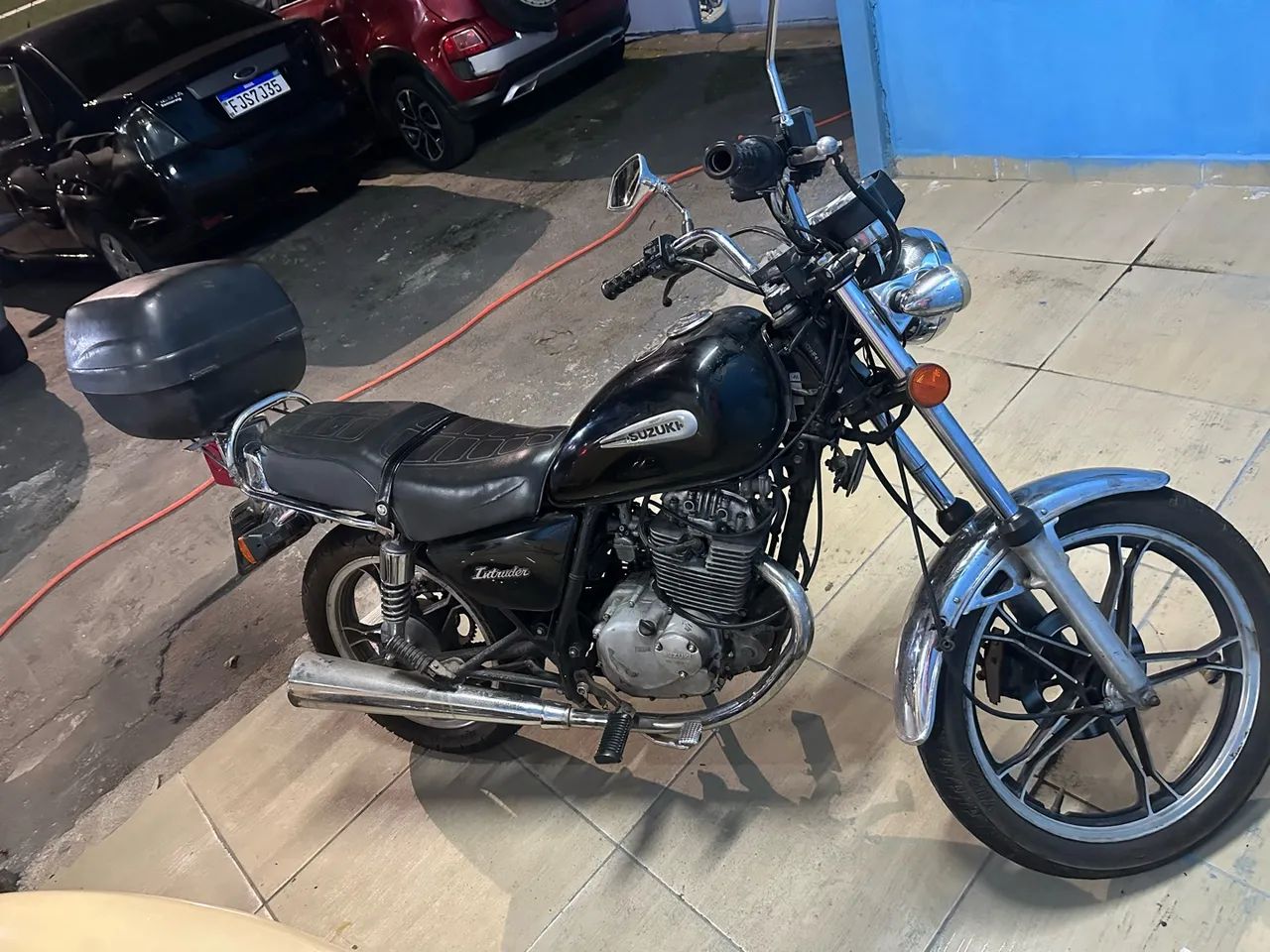 Suzuki intruder 125 