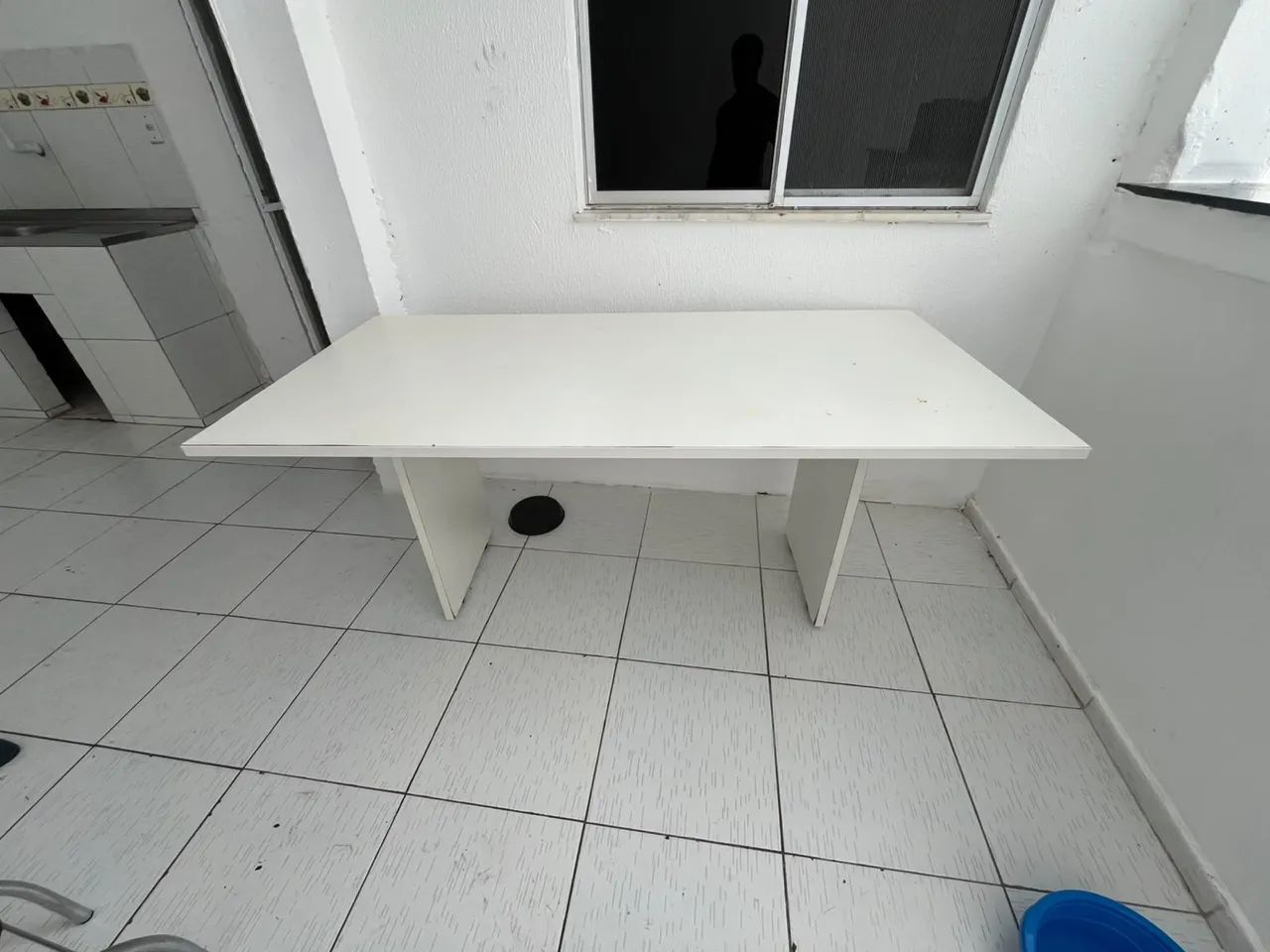 Mesa grande (com espaço para seis cadeiras)