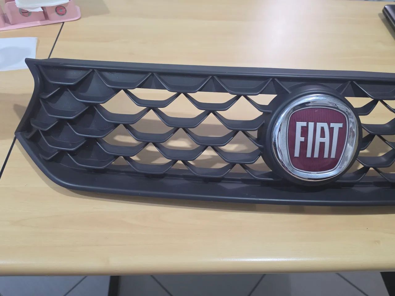 Grade dianteira Fiat original - Excelente estado - Foto 2