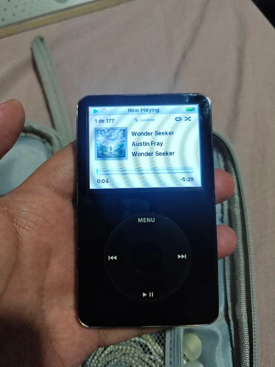 ipod video 5.5th generation 30Gb + acessórios - Aparelhos de Som