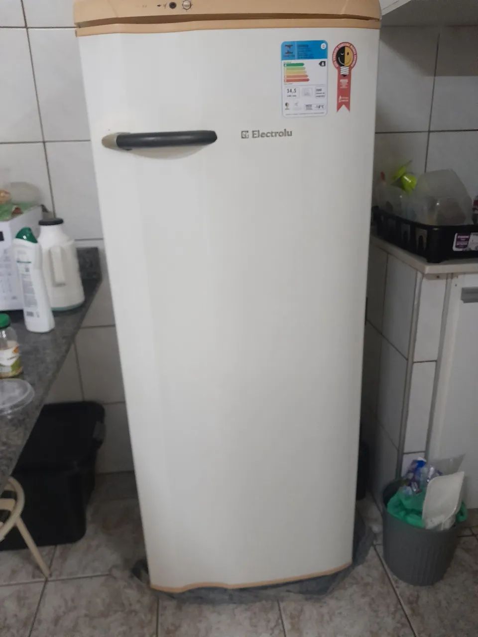 Vendo geladeira Electrolux usada 