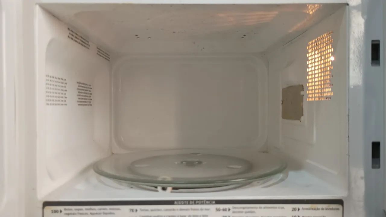 Forno Microondas Eletrolux de 27 litros - Foto 3