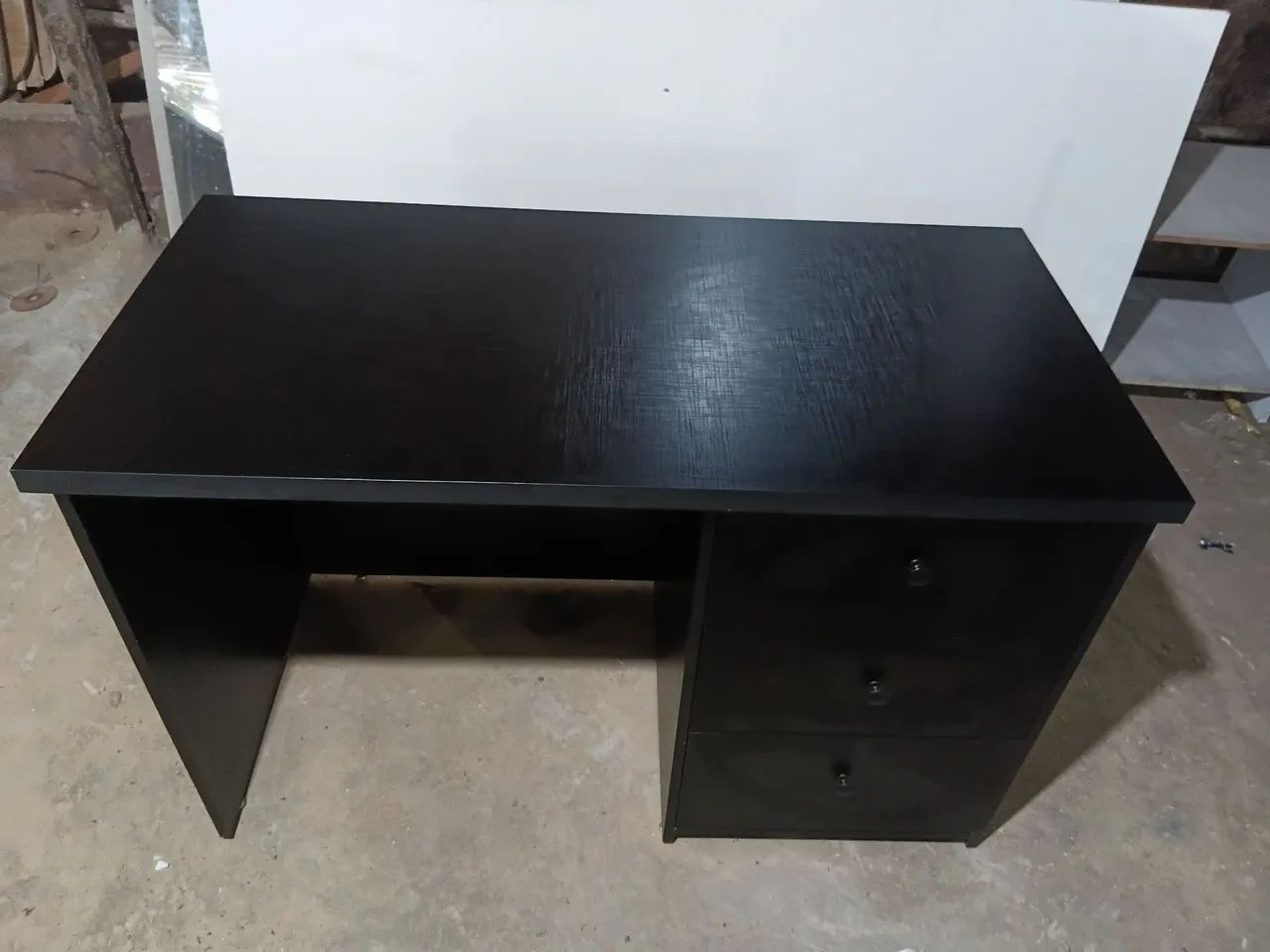 Mesas fabricadas em MDF...