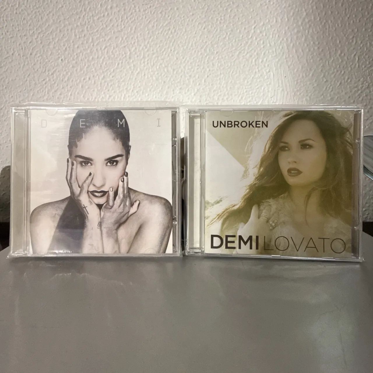 Kit Demi Lovato Demi + Unbroken nacionais