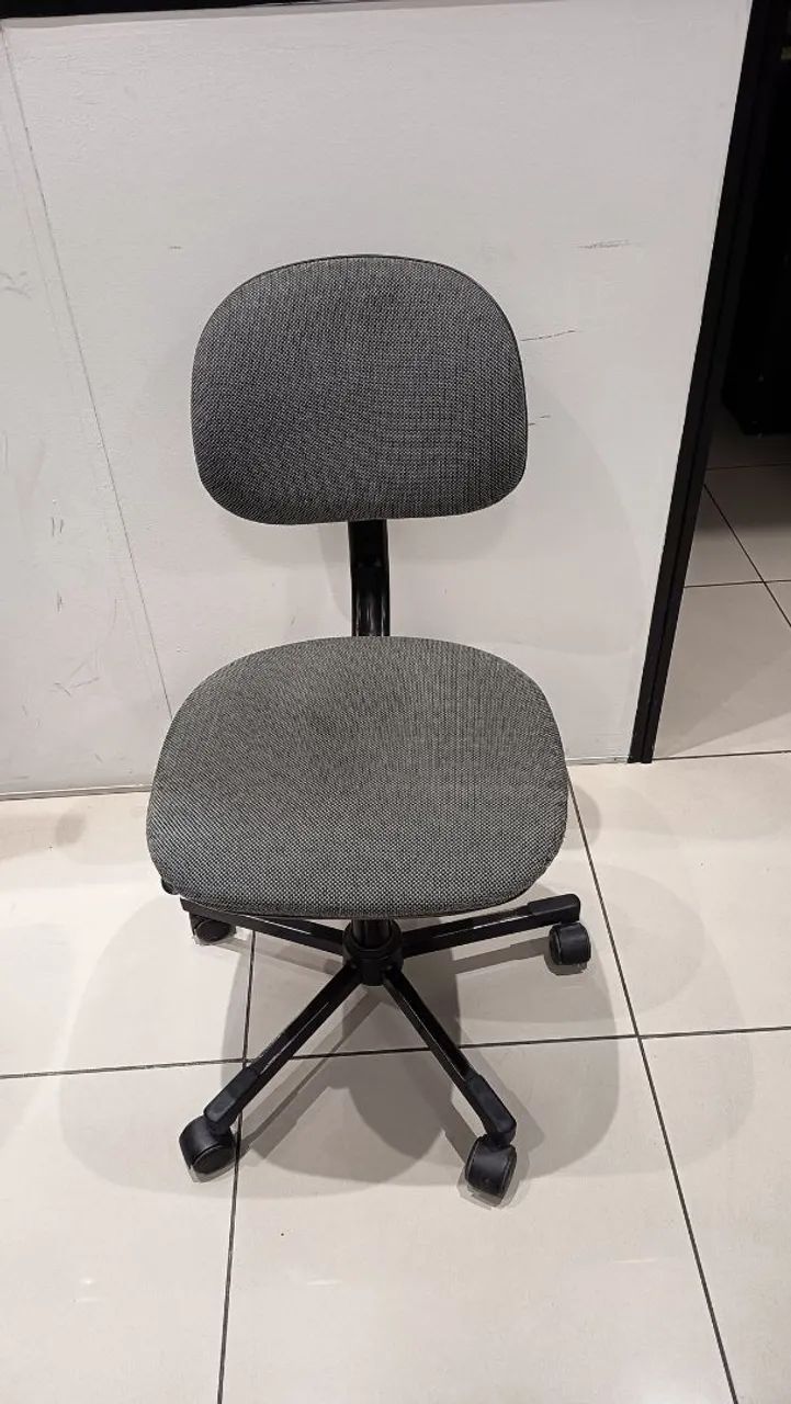 Cadeira para escritório usadas - Foto 3