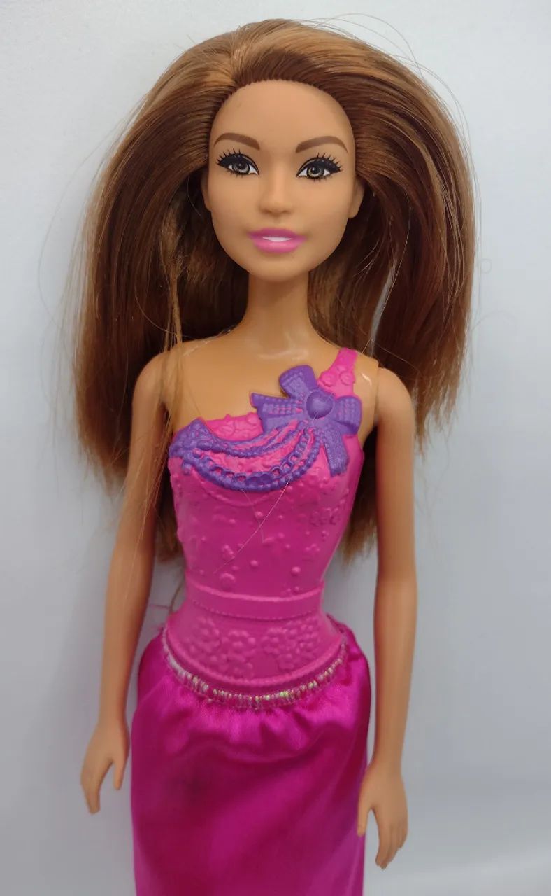 Barbie Princesa Básica Morena - Foto 2