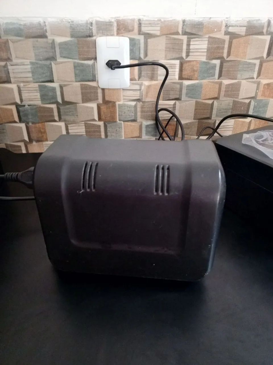 Estabilizador 127v 4 saídas funcionando perfeitamente  - Foto 3