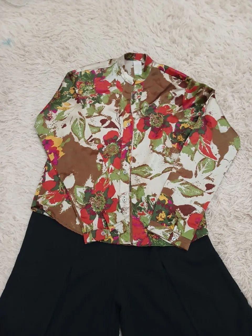 Blusa de cetim elegante