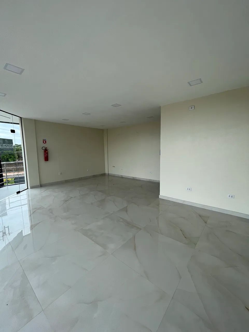 Aluga-se sala comercial no bairro Cidade Satélite. - Foto 8