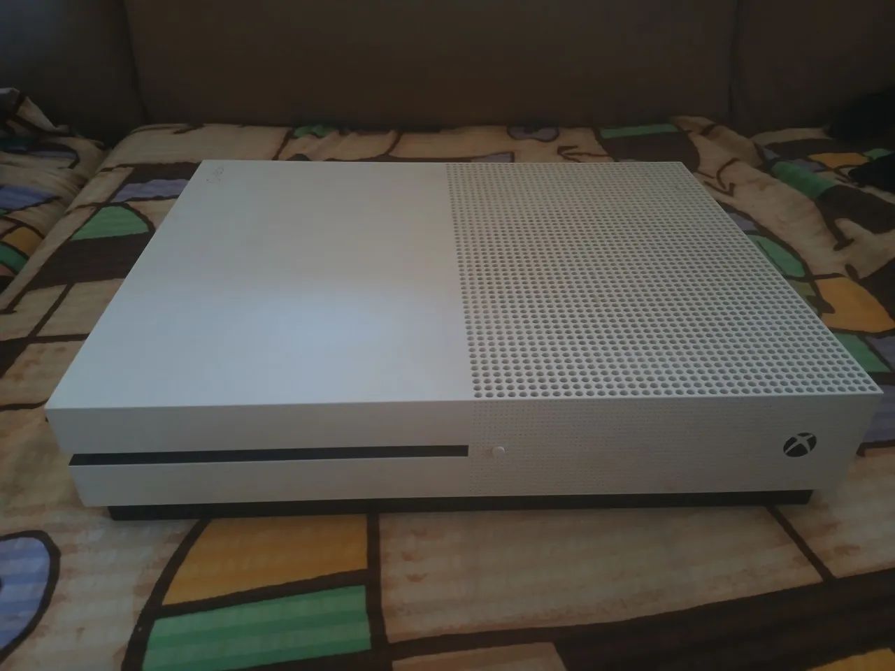 Xbox One S 1tera + 2 controles  - Foto 3