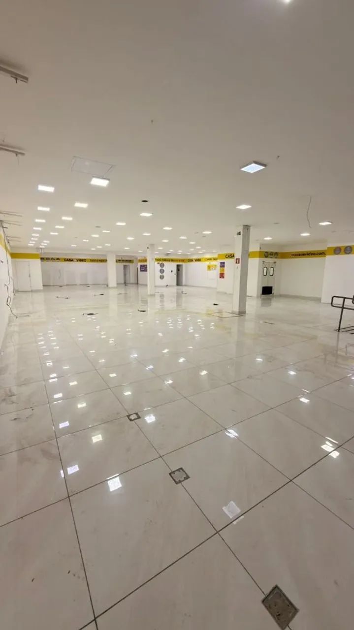Prédio Comercial / Centro - 679