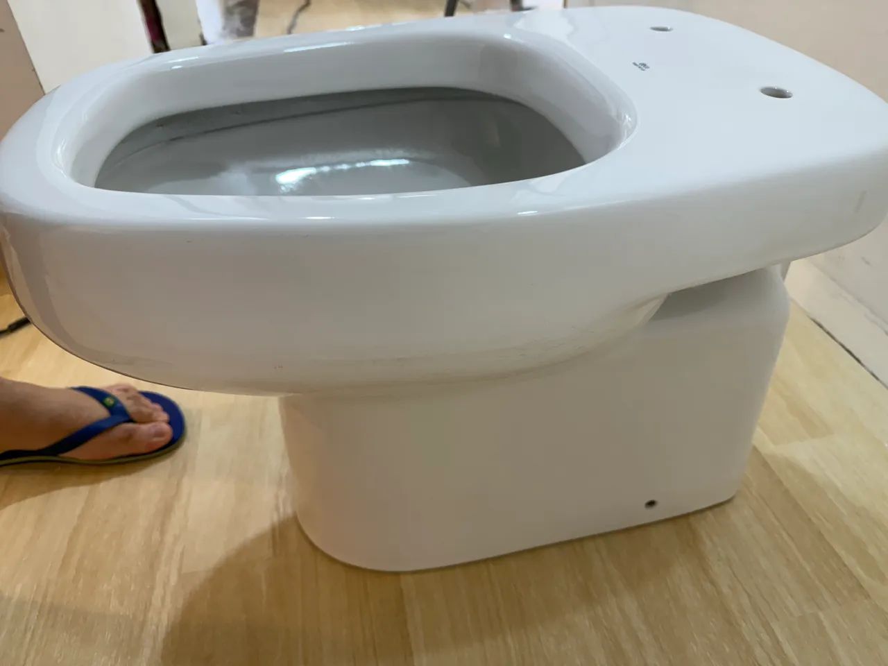 Bacia Convencional DECA Monte Carlo Branca P8.17 Vaso Sanitário com assento em poliéster  - Foto 3