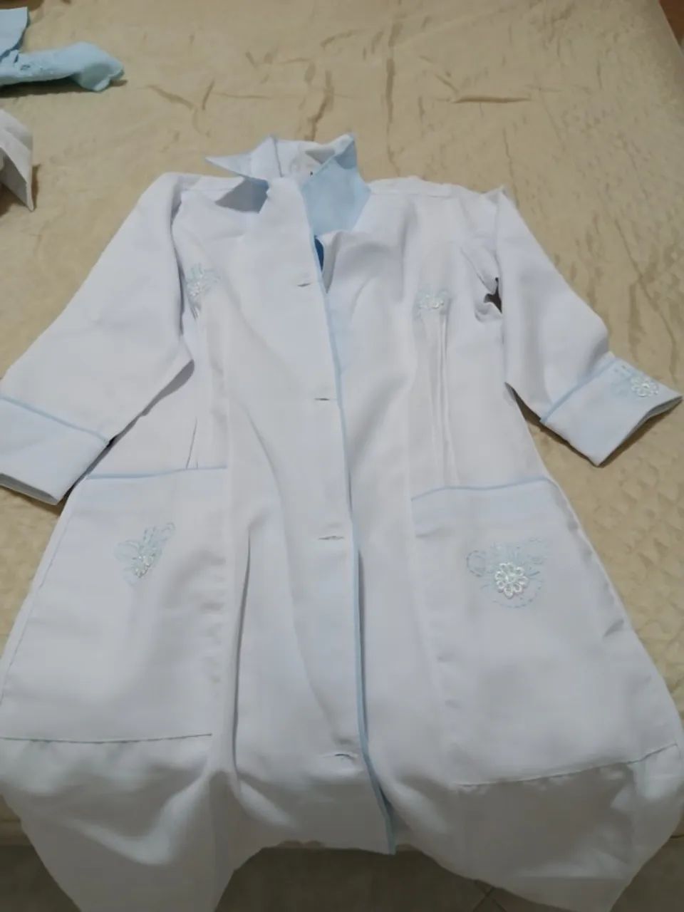 Vendo Jalecos  (P e M) - Foto 3