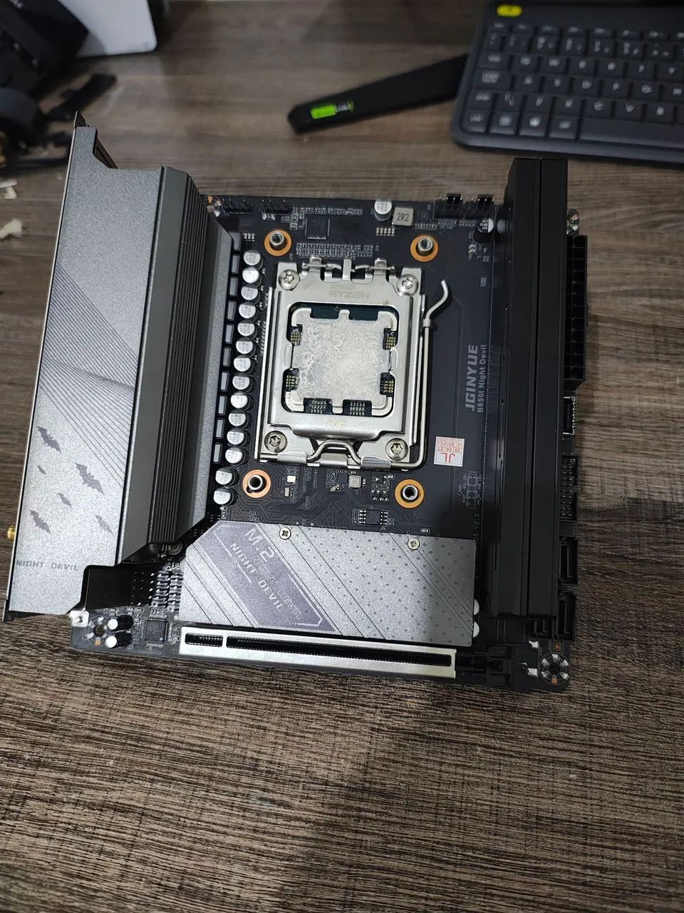 Ryzen 5 7500F - Foto 2