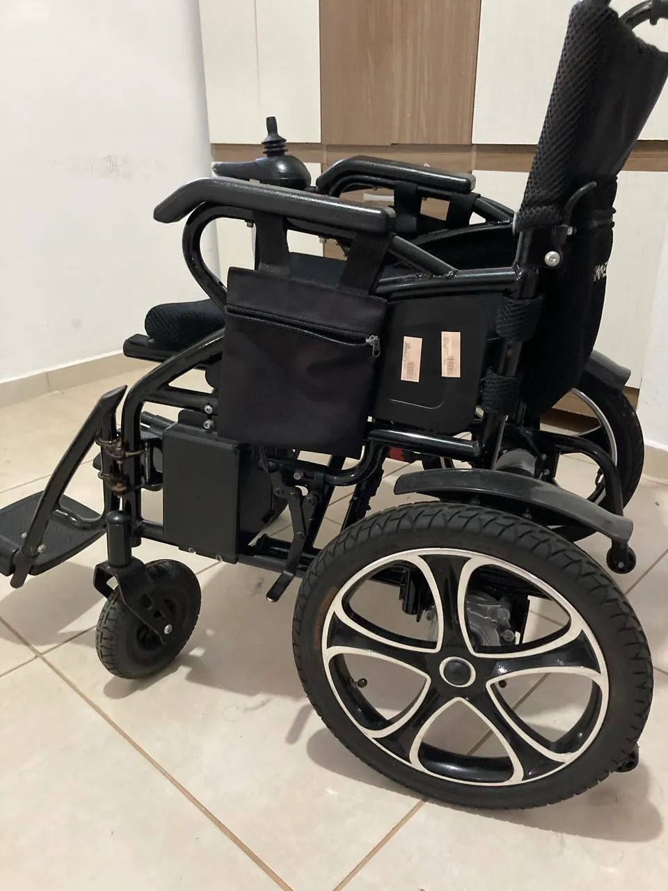 Cadeira de rodas motorizada  - Foto 3