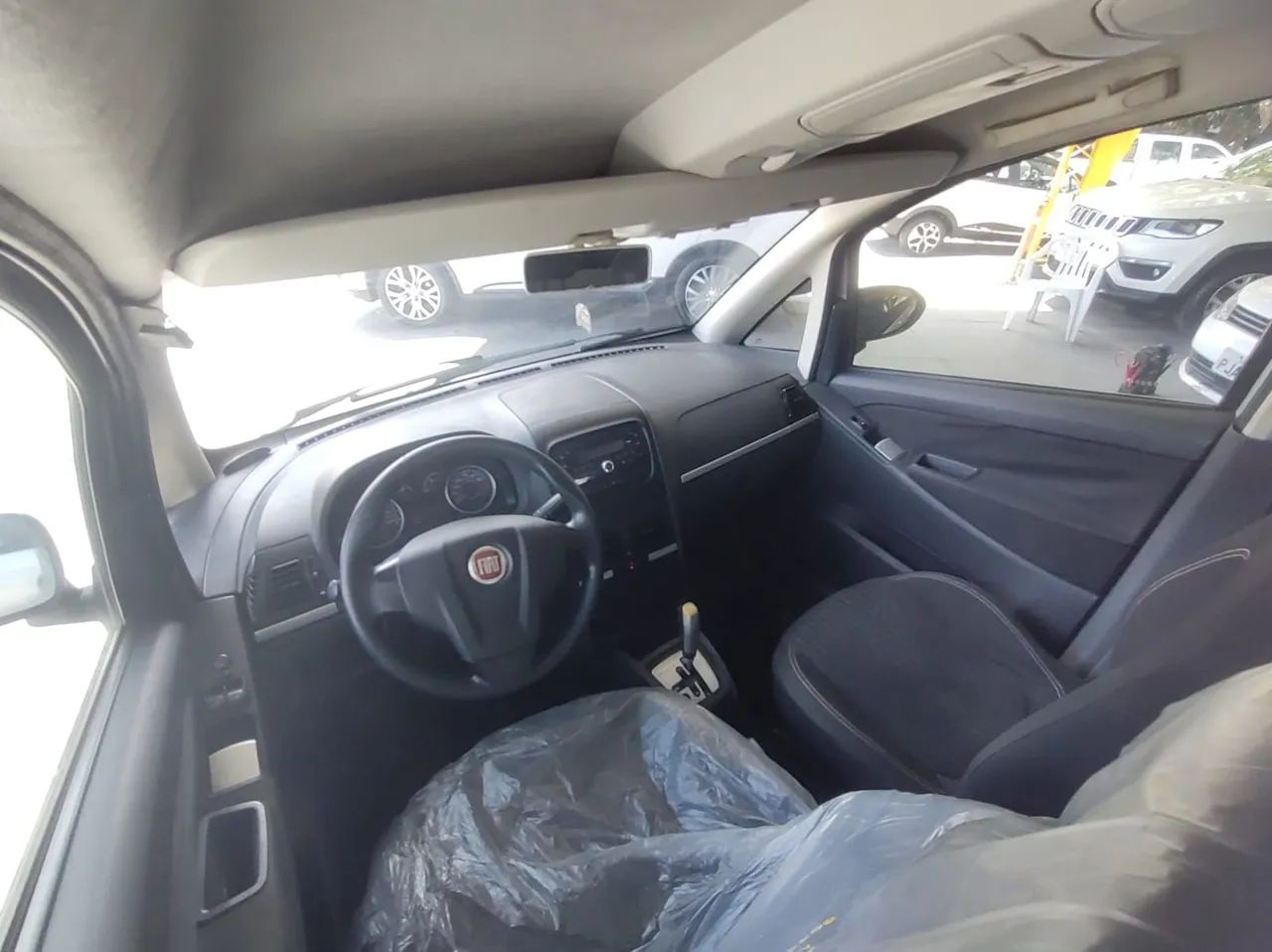 Fiat Idea Essence Dualogic 1.6 Flex 16V 5P 2013 - Foto 5